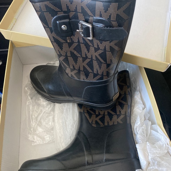 Michael Kors Rainboots - Picture 1 of 3